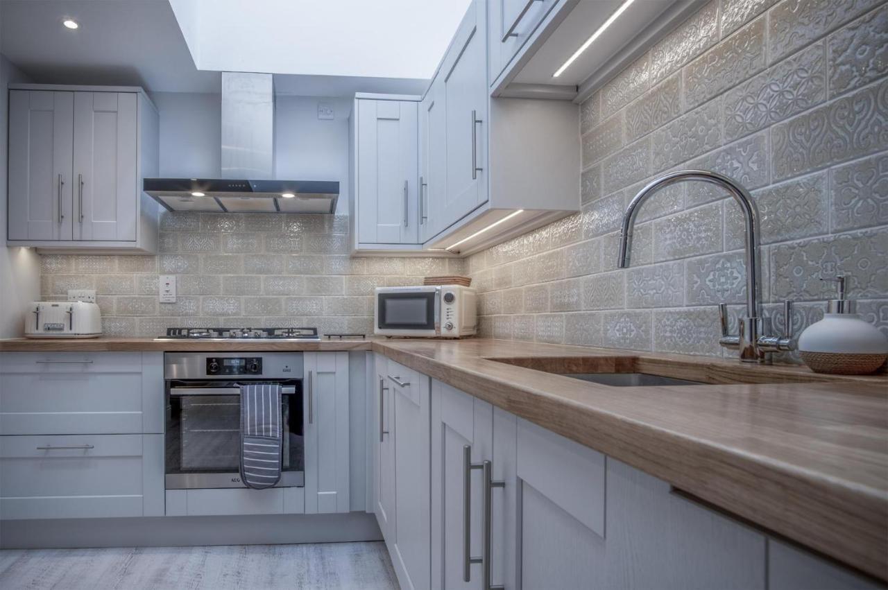 Noe Acre - 3 Bedroom Cottage - Tenby Kültér fotó